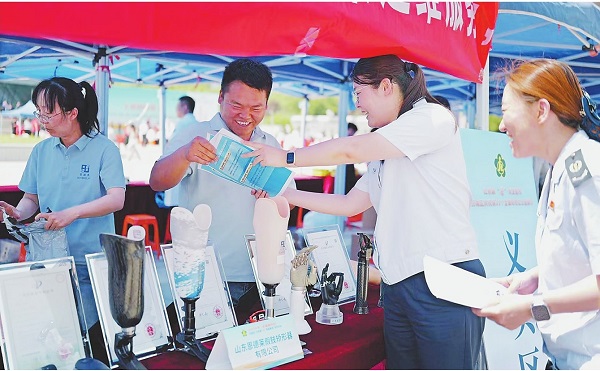 【中国税务报】国家税务总局济南市历城区税务局开展普法宣传